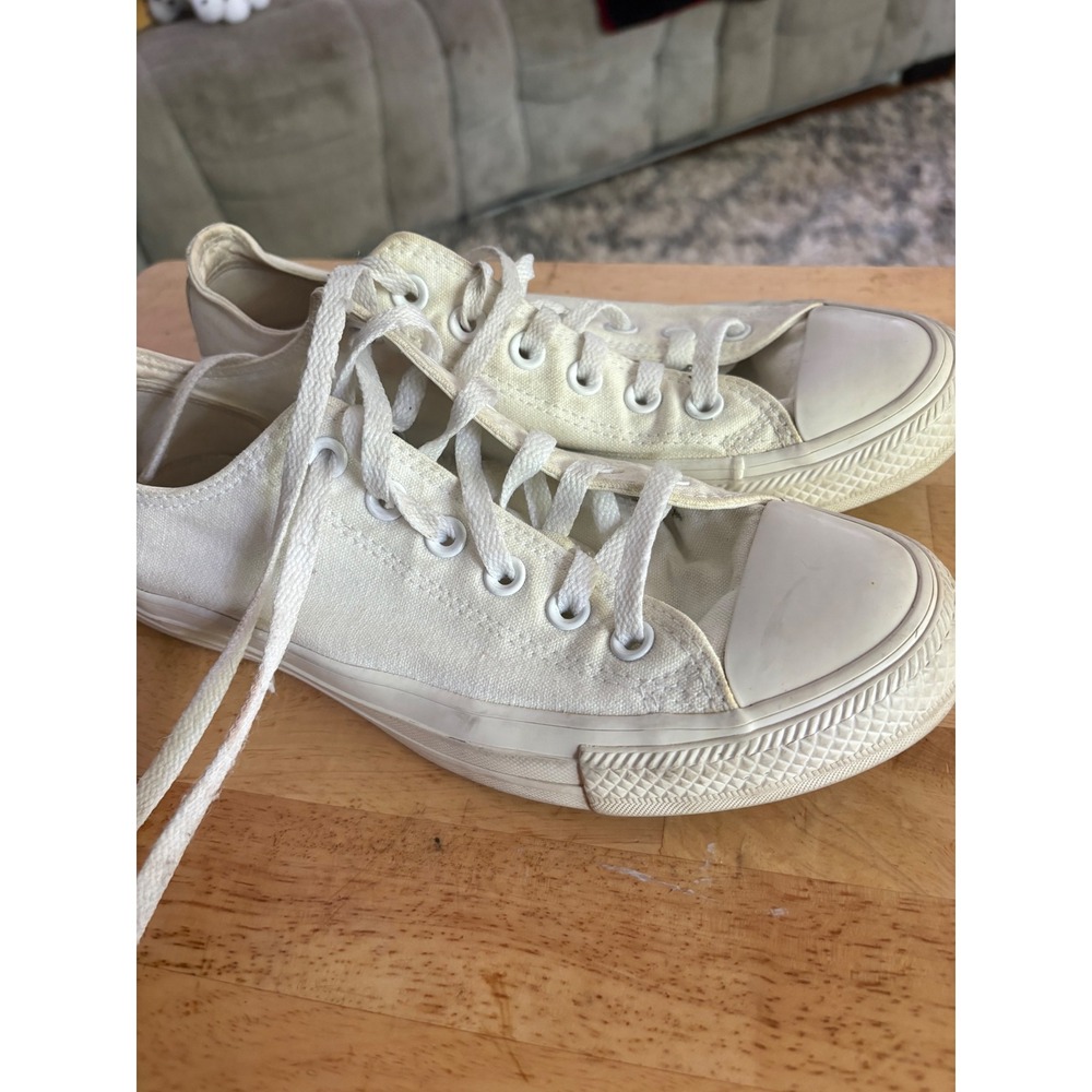 Converse Chuck Taylor All Star Low Top White Sneakers 1U647 Mens 7 Womens 9